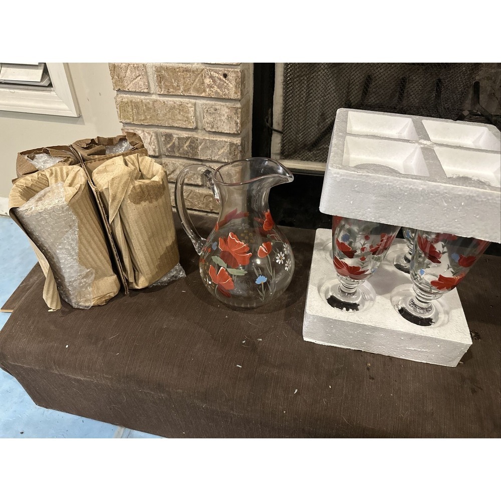 Hand-Painted Noble Excellence Crimson Bloom Pitcher 8‎ Glasses And Pitcher Set
